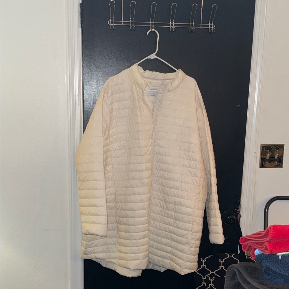 Old Navy Active Quilted Jacket in Cream